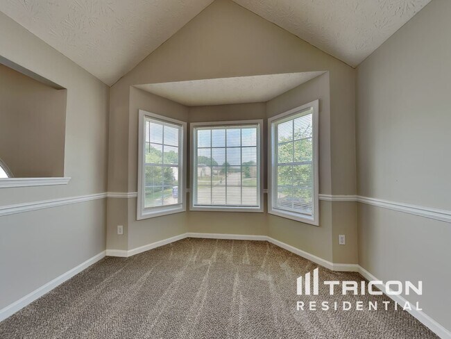 Foto del edificio - 7684 Pond View Ln