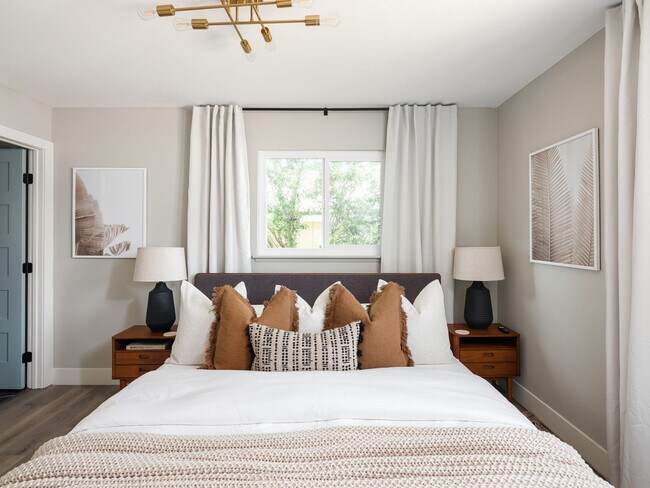 Foto del edificio - 2355 Finch Ln