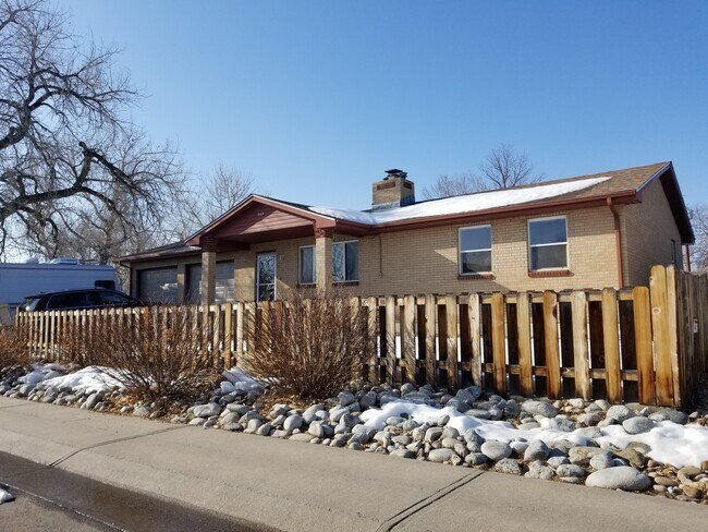 Building Photo - 349 McClure Ave