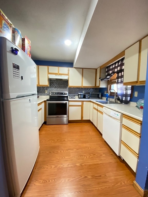 Building Photo - 375 Aiken Ave