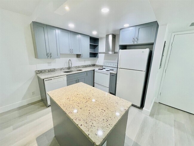 Foto del edificio - 257 S Cypress Rd