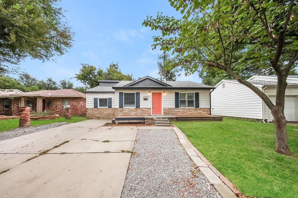 Foto principal - 5206 N Beaver Ave