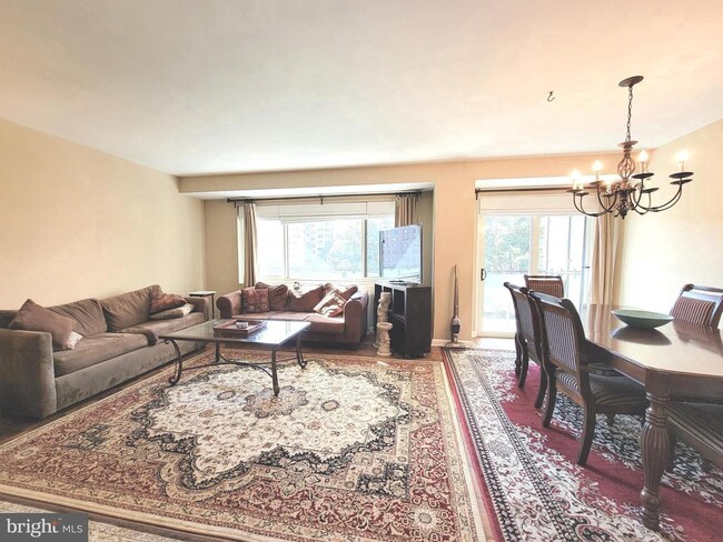 Foto del edificio - 4201 Cathedral Ave NW