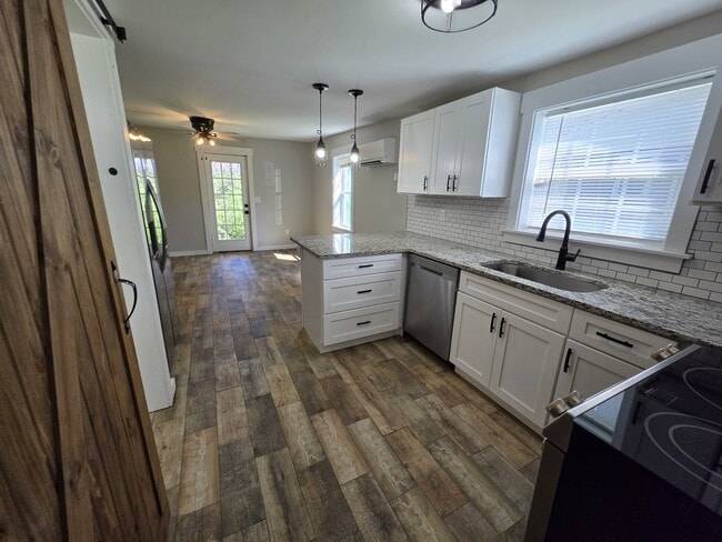 Building Photo - 803 Marve St