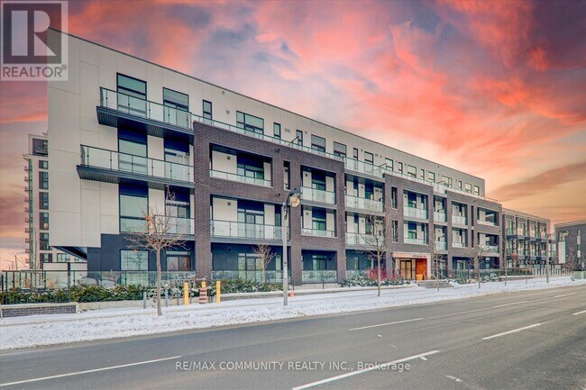 Building Photo - 1709-1709 Bur Oak Ave