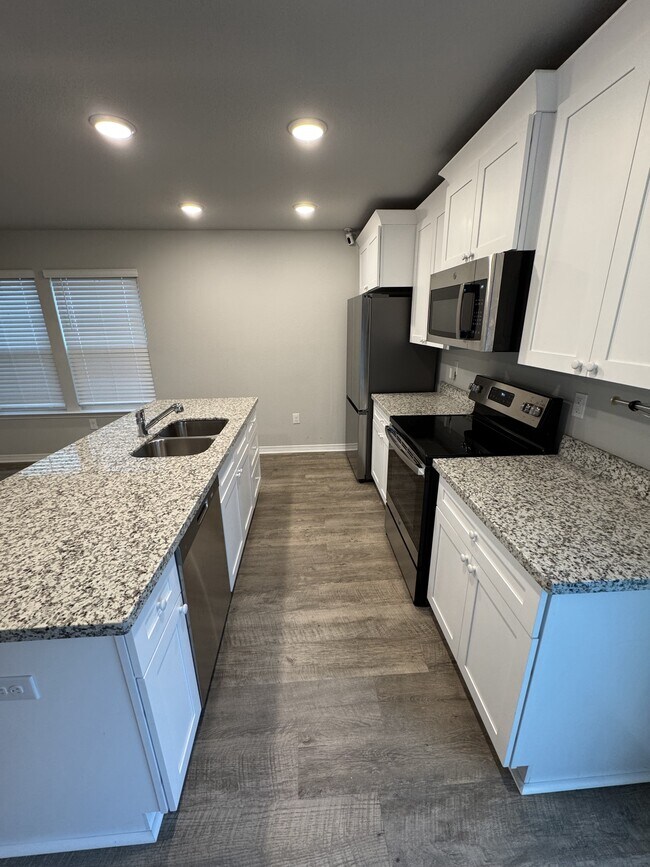Foto del edificio - 14157 Sanctuary Trails Dr