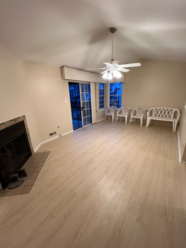living room - 32 Waterview Dr