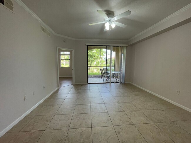 Foto del edificio - ANNUAL RENTAL - POSITANO PLACE 2 BED / 2 BATH