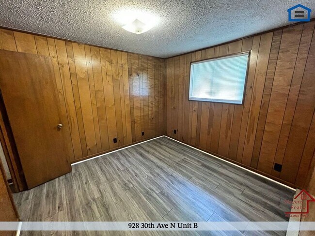 Foto del edificio - 928 30th Ave N