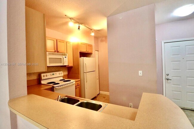Foto del edificio - 6001 SW 70th St