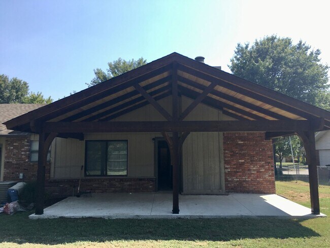 Foto del edificio - Spacious 3BD 2BTH Updated Owasso Home
