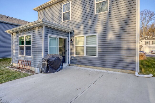 Foto del edificio - 124 Currant Cir