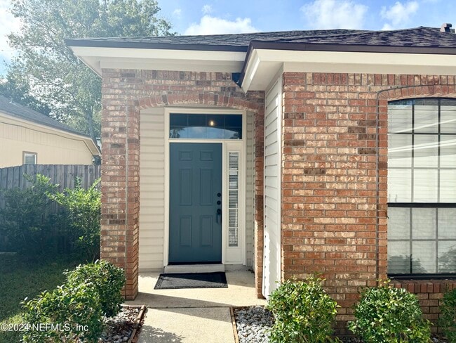 Building Photo - 3814 Union Pacific Dr W