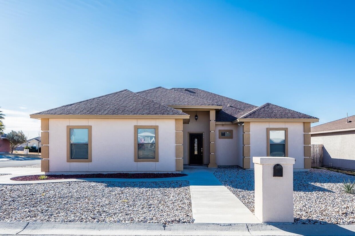 Foto principal - 300 Don Martin Dr