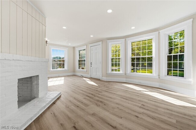 Foto del edificio - 22955 Fairmount Blvd