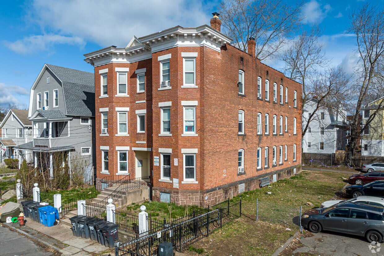 Primary Photo - 86-90 Chadwick Ave