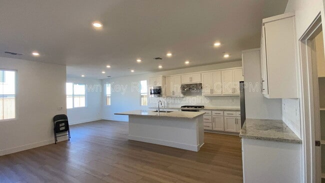 Building Photo - 2703 Joshua St