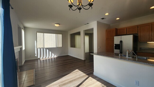Foto del edificio - 3 Bedroom House in Sunset Glen Community