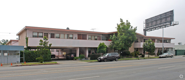 Foto del edificio - La Cienega Plaza