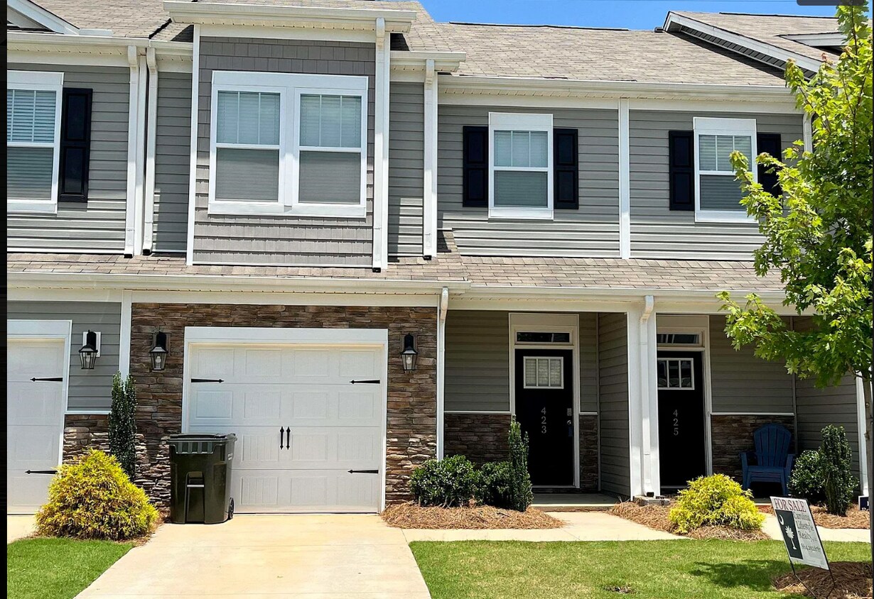 Foto principal - 423 Yellow Fox Rd