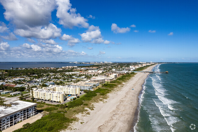 4700 Ocean Beach Blvd Cocoa Beach, FL 32931 - Villa Vista