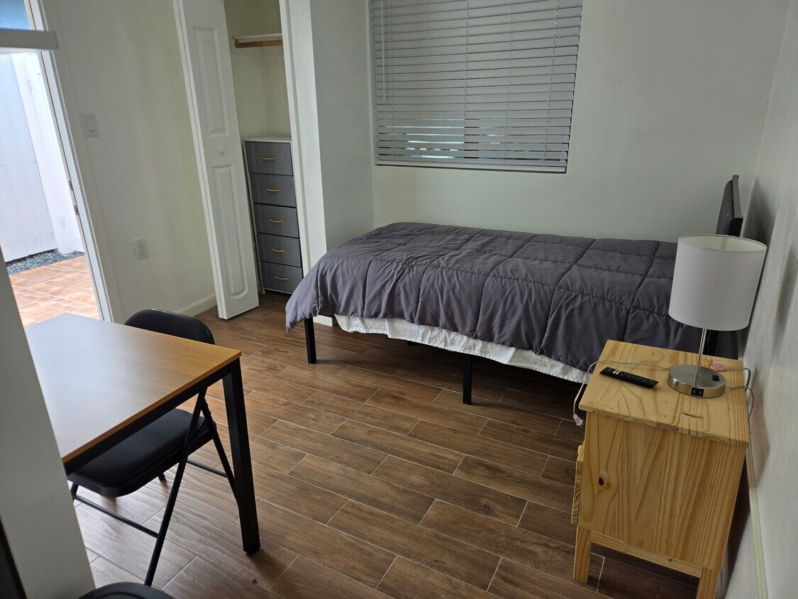 Foto del edificio - 6118 SW 19th St