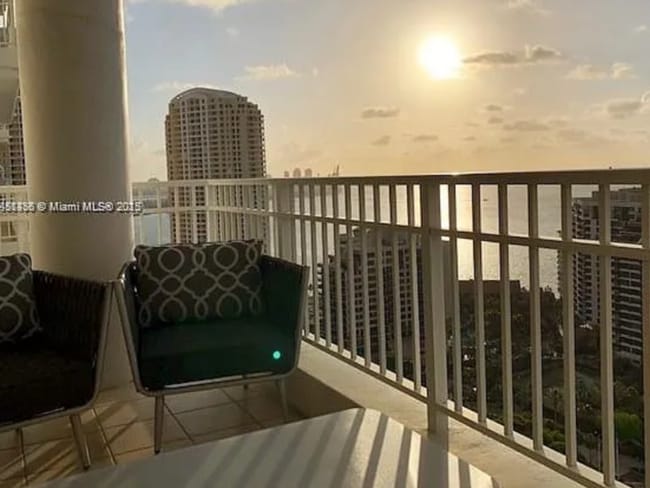 Building Photo - 801 Brickell Key Blvd