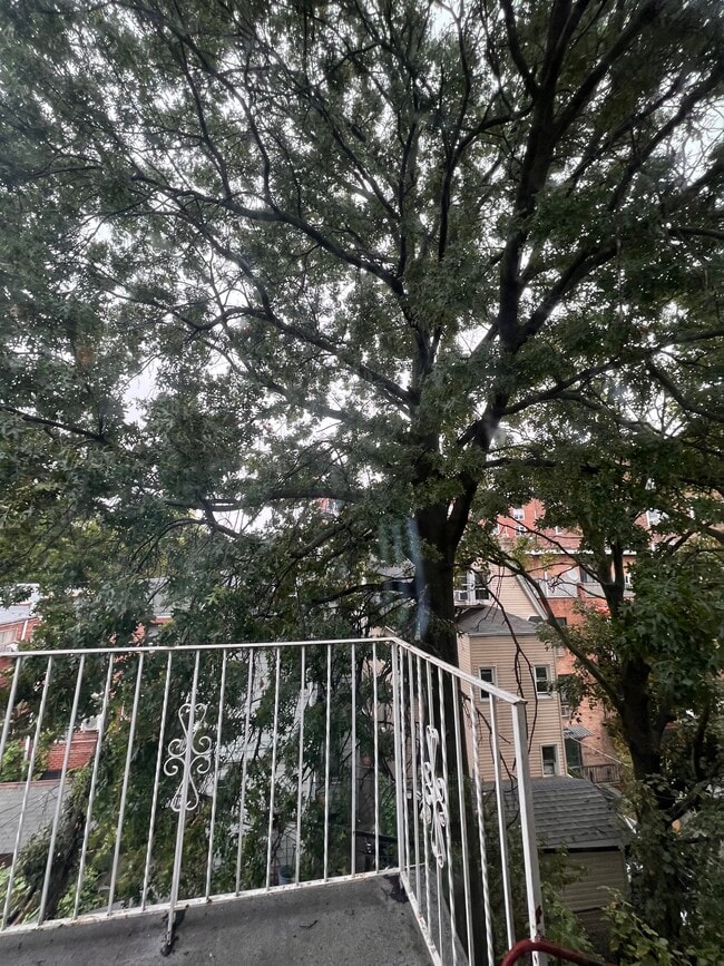 Foto del edificio - 4251 Ketcham St