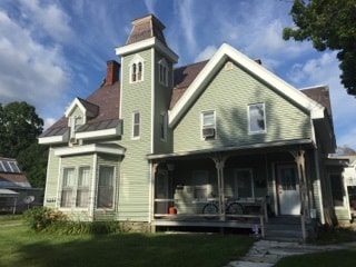 Building Photo - 319 Safford Street
