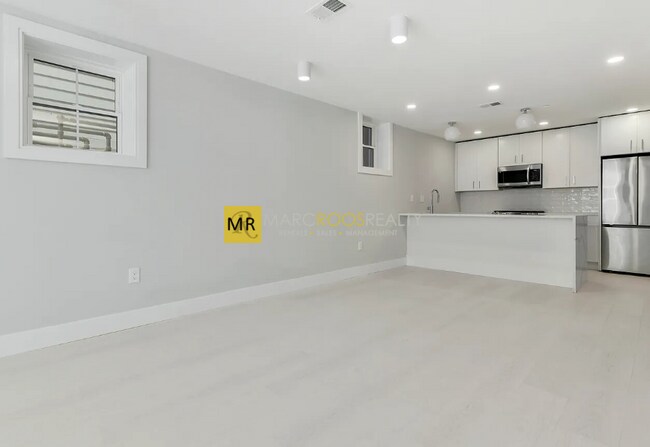 Foto del edificio - 228 Princeton St