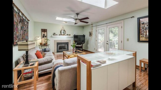 Foto del edificio - 3 br, 2.5 bath House - 5986 Abbey Church Rd.