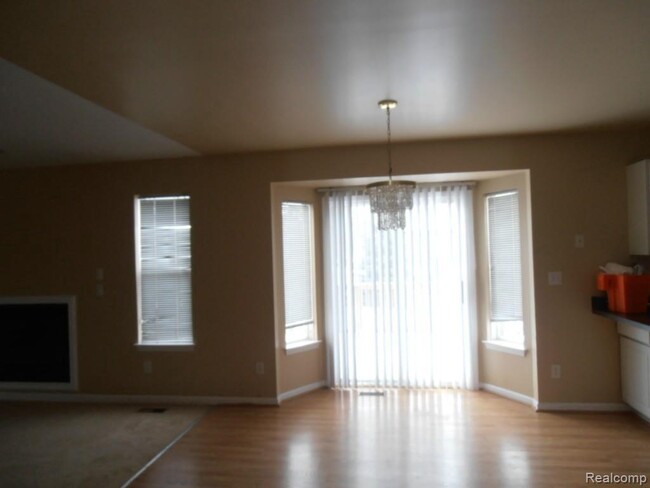 Building Photo - 116 Biltmore Dr
