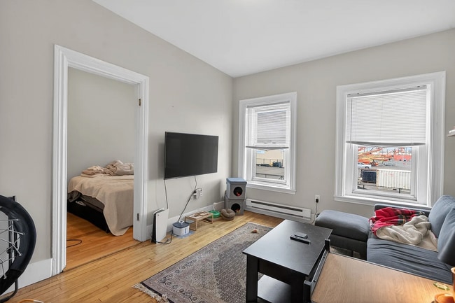 Building Photo - 528 Dorchester Ave