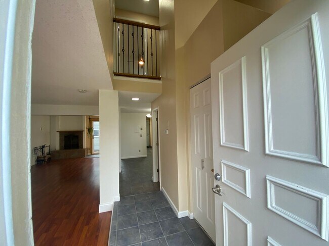 Building Photo - 3348 Monticello Ct