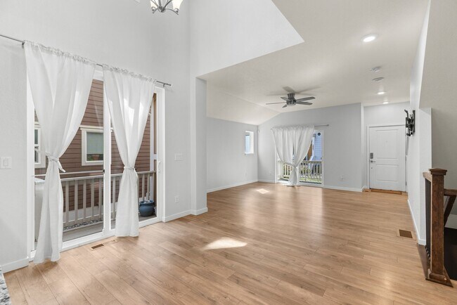 Building Photo - 2882 S Fox Ct