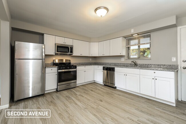 Building Photo - 14080 Lexington Pl