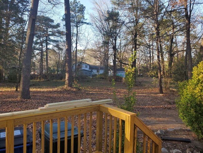 Foto del edificio - 6801 Louisburg Rd - Raleigh 27616