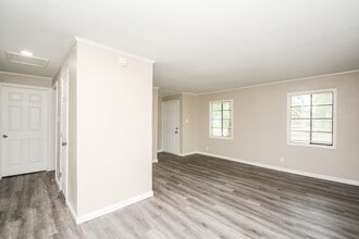 Building Photo - 713 Wafer St