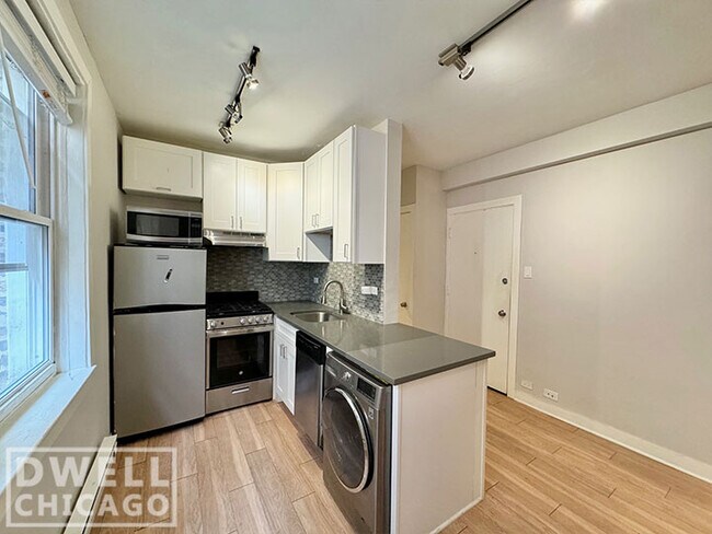 Foto del edificio - 515 W Belmont Ave