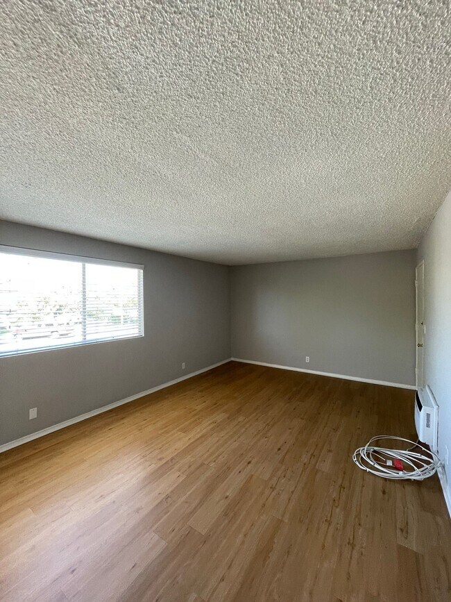 Foto del edificio - 928 N Alameda Ave