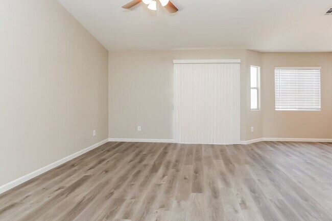 Building Photo - 524 Stonehurst Dr