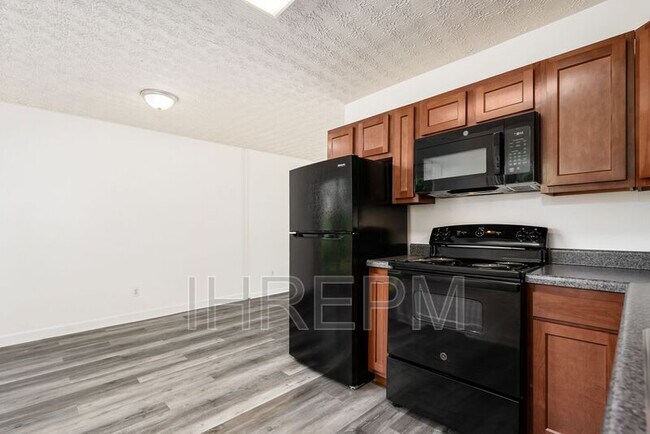 Foto del edificio - 3301 Faycrest Rd