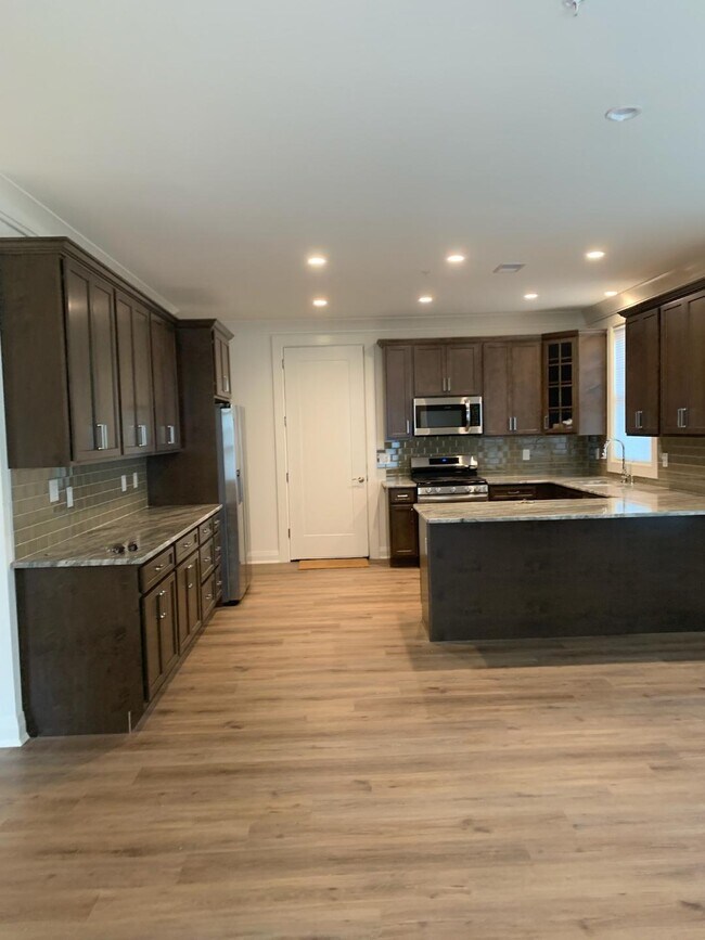 129 Green St Unit b, Woodbridge, NJ 07095 Apartments in Woodbridge