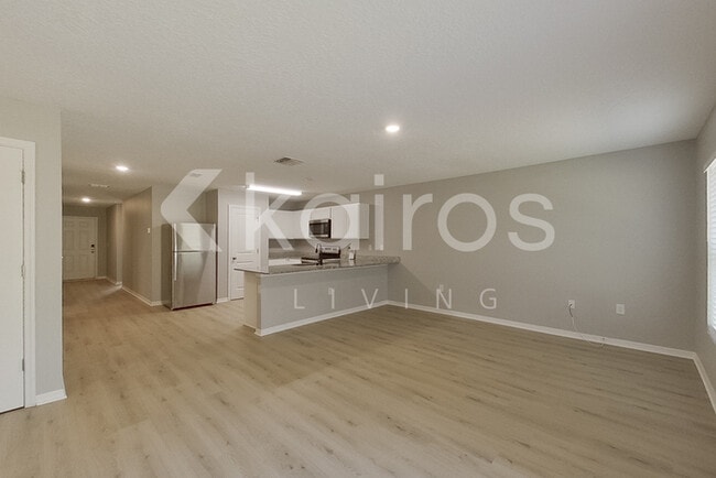 Building Photo - 8833 N Vienna Dr