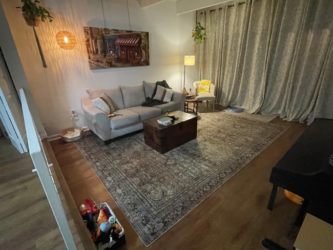 Building Photo - 772 E Michigan St