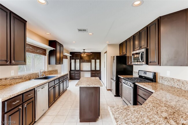 Building Photo - 8504 Vivid Violet Ave