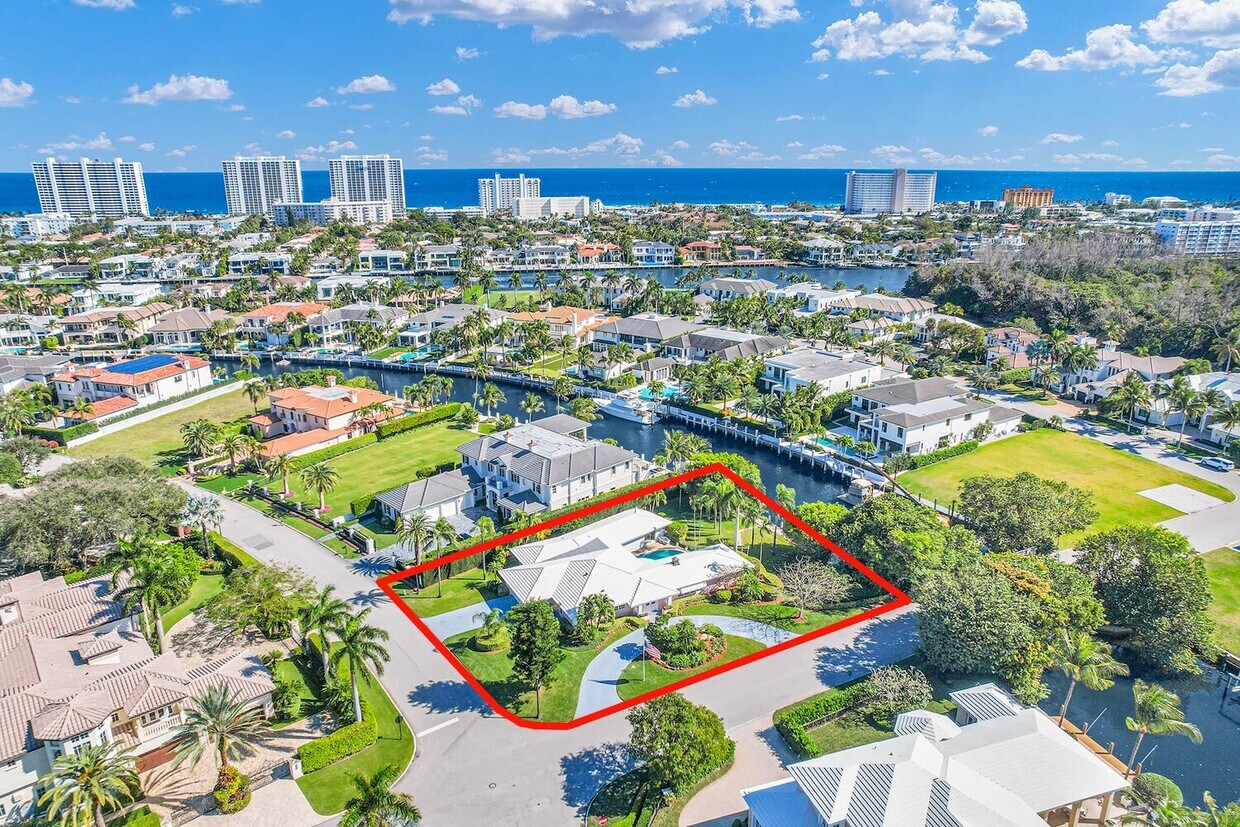 Primary Photo - 300 E Coconut Palm Rd