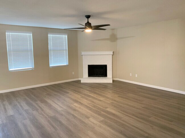 Sala de estar - 3014 Lake Terrace Dr