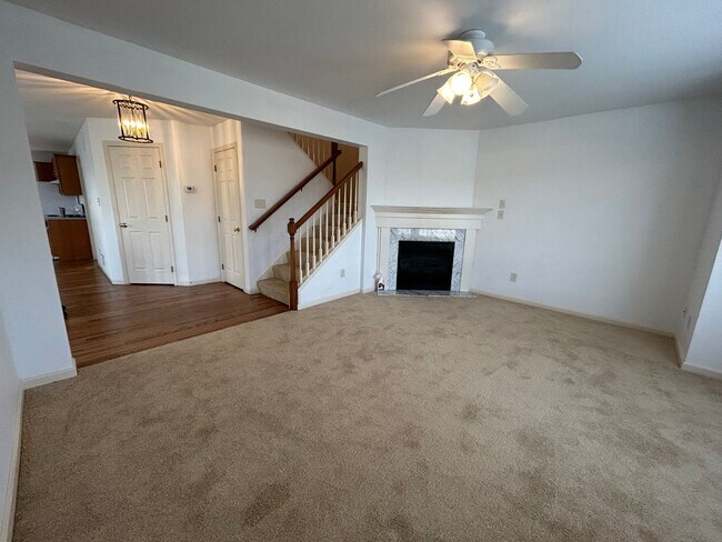 Foto del edificio - 3 Bedroom 2.5 Townhouse For Rent