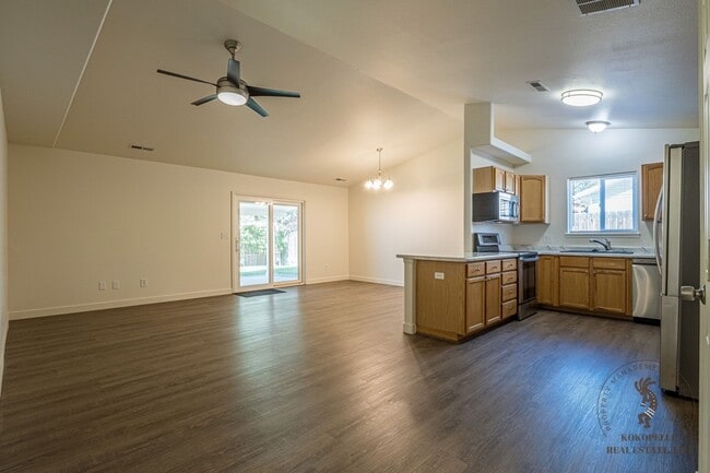 Building Photo - 2983 Summerbrook Dr